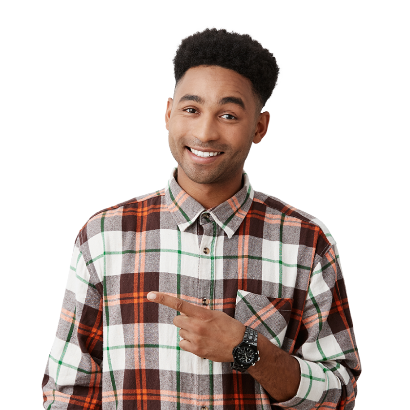 Persona sonriendo haciendo gesto de llamada